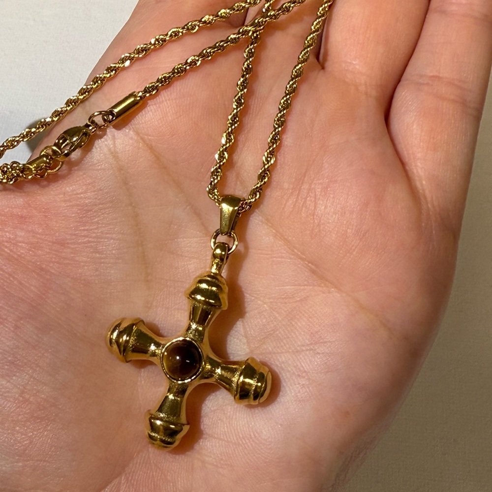 18K Gold Elegant Gold Cross Pendant Necklace - Picture 7 of 11